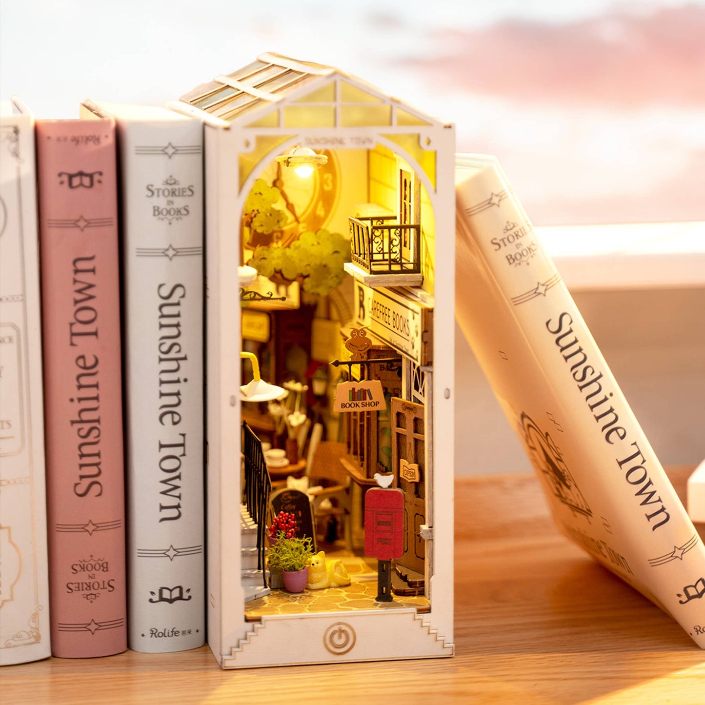 Book Nook Kit: Sunshine Town