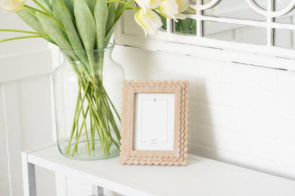 Scalloped Wood Photo Frame - Natural